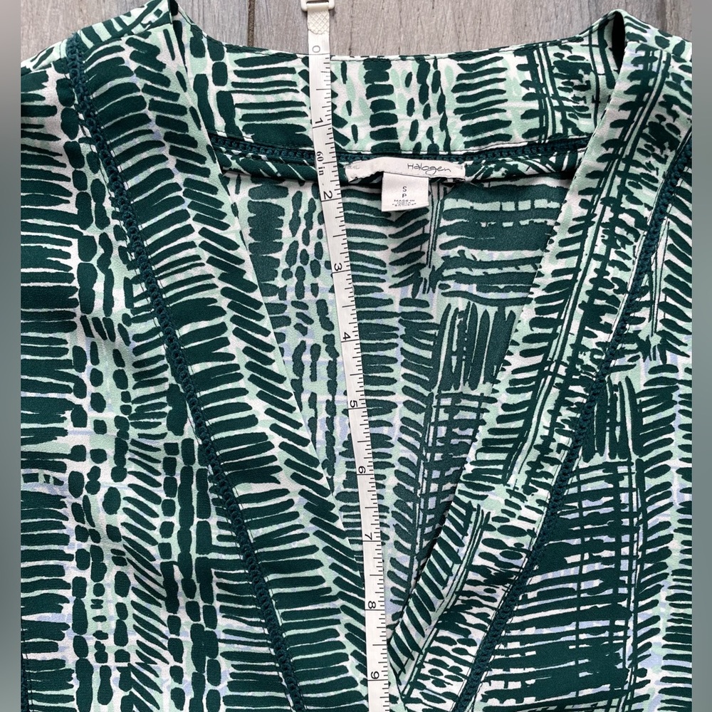 ***Halogen Green White Pattern Tank - Picture 5 of 9